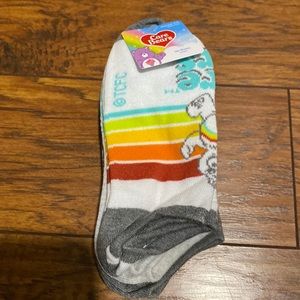 BRAND NEW CAREBEARS SOCKS 5 PAIRS! NWT. SMOKE FREE HOME!